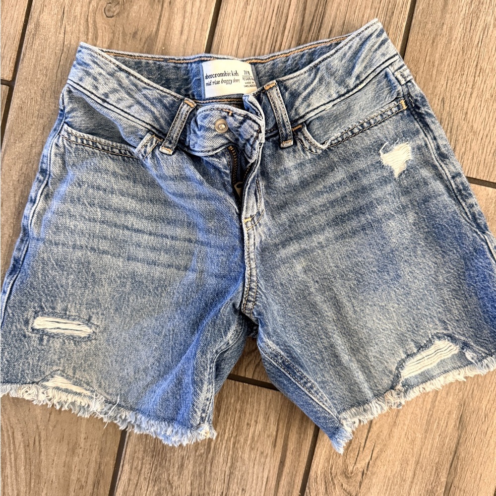 Abercrombie Kids Girls mid rise baggy short